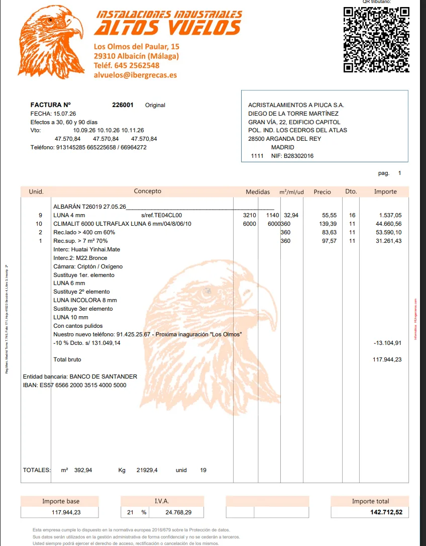 Factura impresa con el QR tributario, las líneas con la composición del vidrio y el resumen de importes